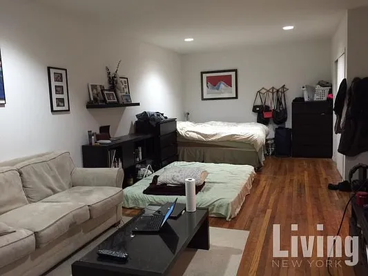 Rented by Living New York | media 8