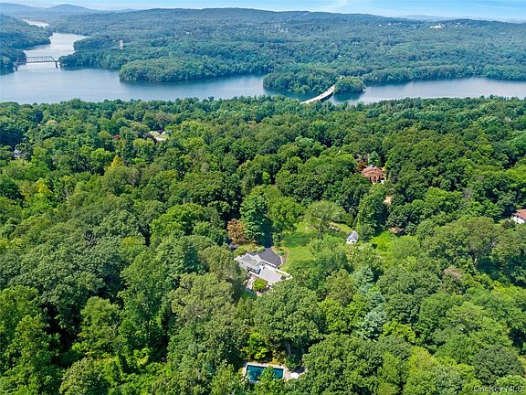 2nd image of 360 Crow Hill Road
