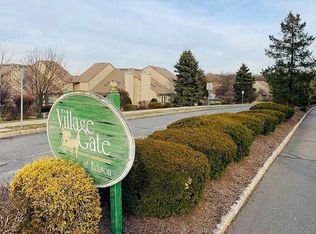 19 Denise Dr, Edison, NJ 08820