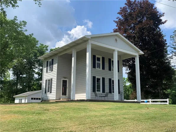 2080 Turnpike Rd, Auburn, NY 13021