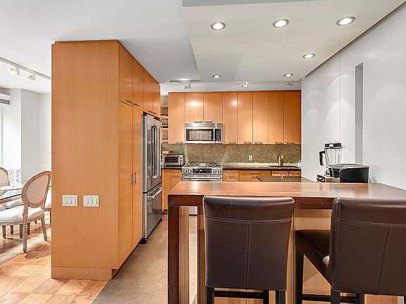 3rd image of 160 W End Ave #4TU