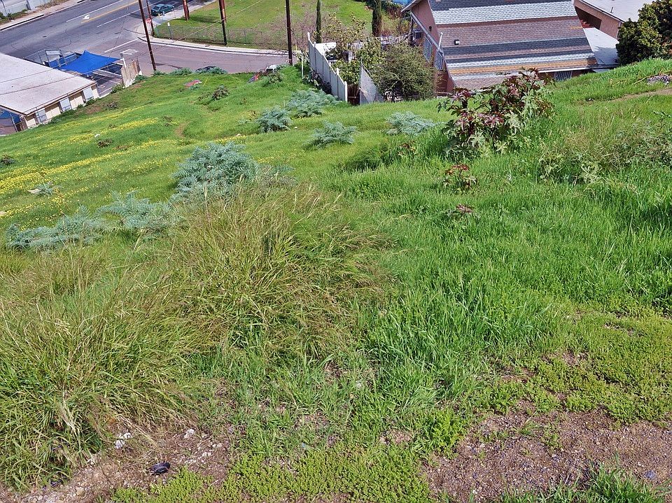 1st image of 1326 N Hicks Ave