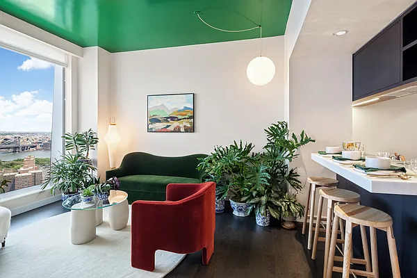 Rented by Extell Marketing Group LLC | media 30