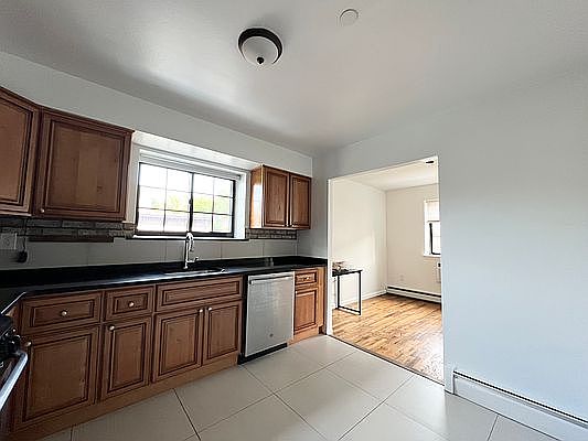 5th image of 85 Herbert St #3