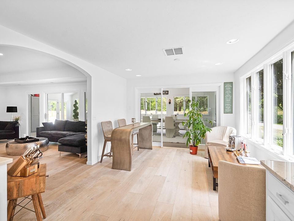 1st image of 81R Summer St