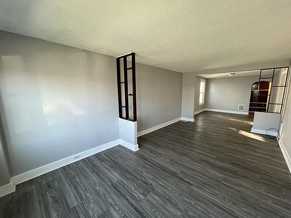 4th image of 15 Beatrice Ave #1