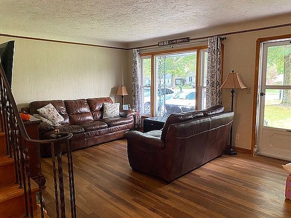 Real Hardwood& Newer Windows