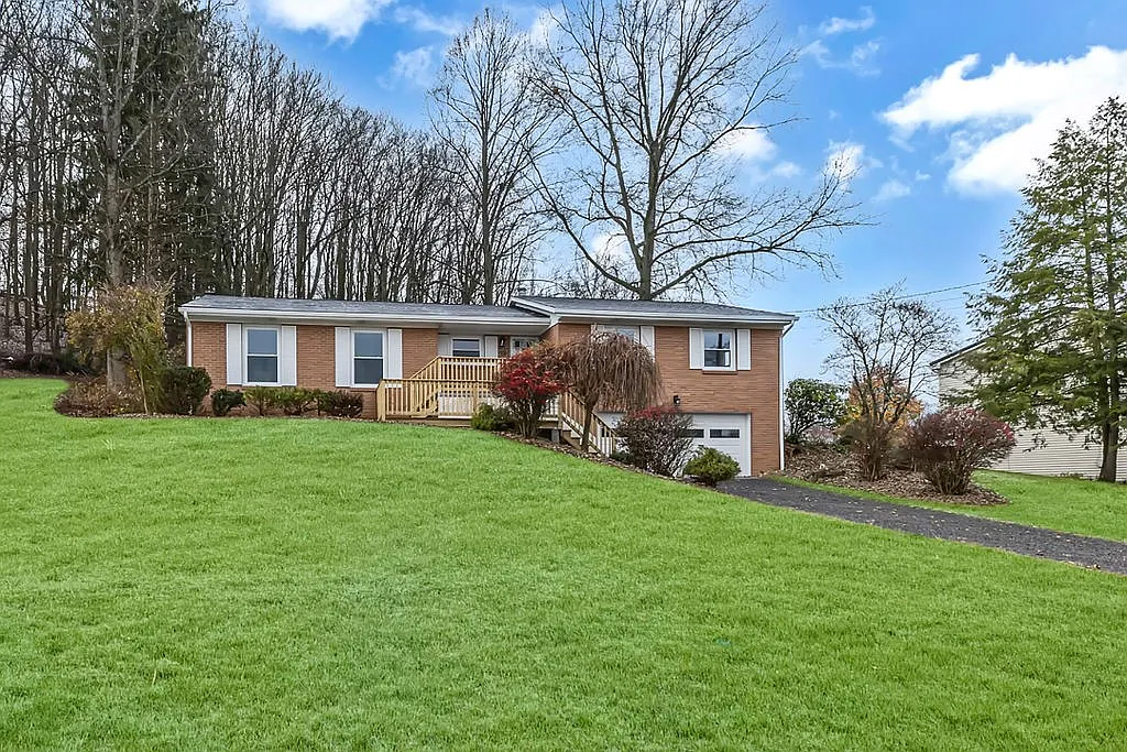 705 Tara Dr photo 1