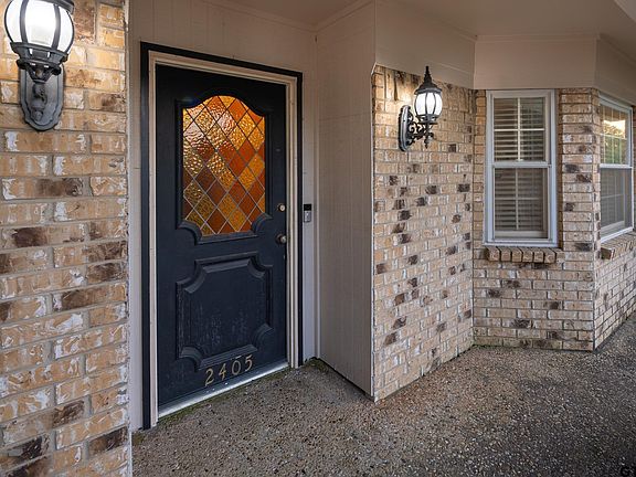 3rd image of 2405 Kensington Dr