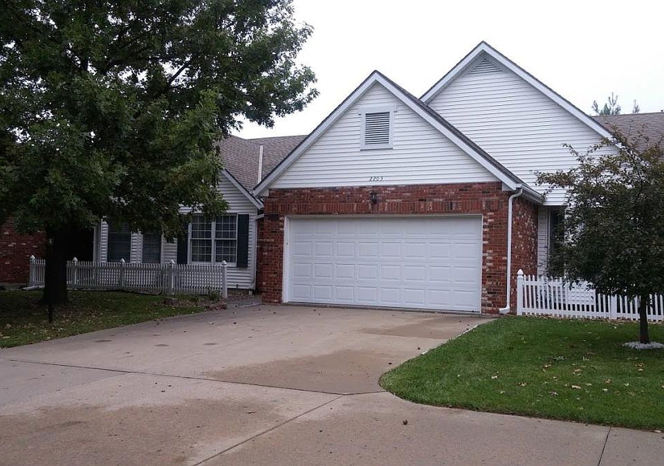 1st image of 2203 Village Dr