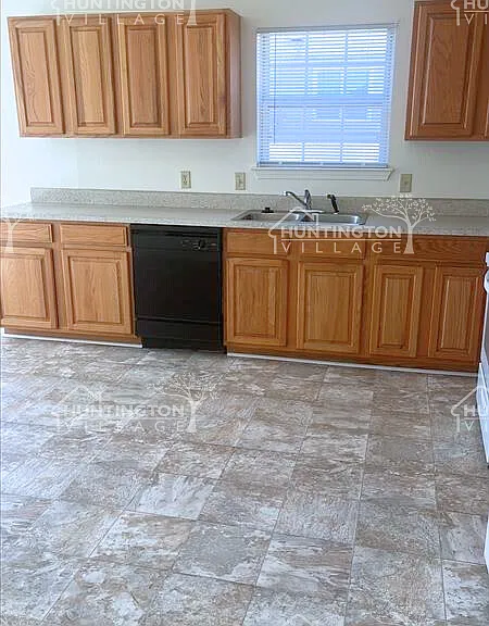 102 Andra Ave — Photo 5