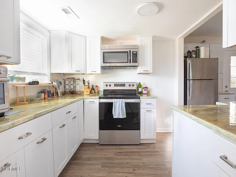 204 Doris Ave E — Photo 4