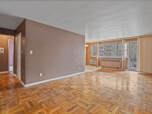 151-31 88th St #1C, Howard Beach, NY 11414