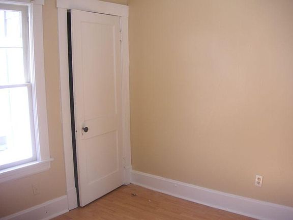 4th image of 2000 Lamberton St #2000