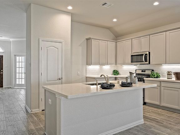 5th image of 3044 Sorrento Hill Dr
