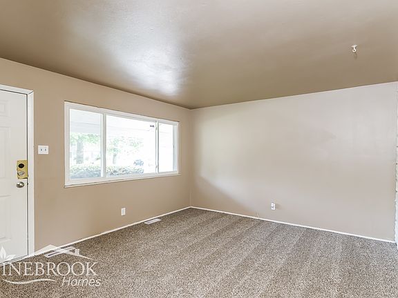 3rd image of 1420 Farmview Ave