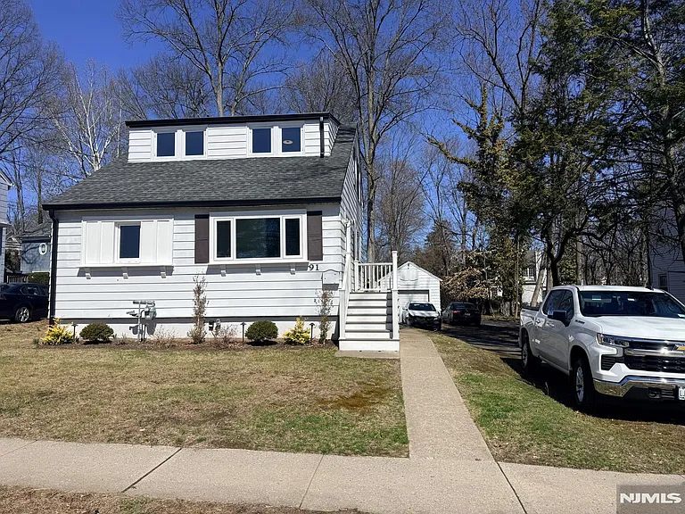91 Columbus Dr — Photo 7