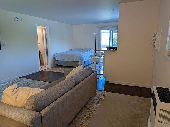 3rd image of 437 S Pastoria Ave #B