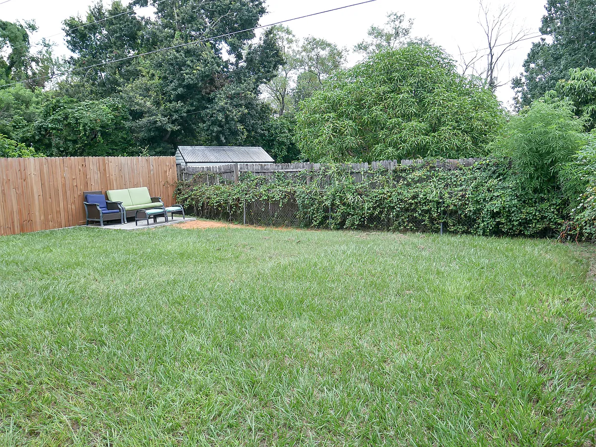 Building Photo - 1453 Hendren Dr #53