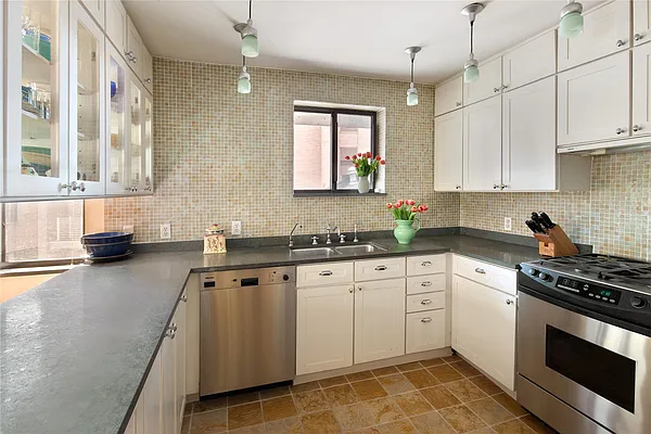 Sold by Douglas Elliman | media 16