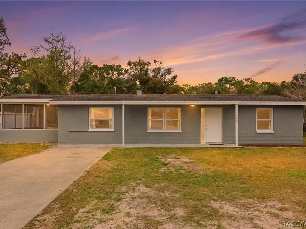 7461 W Village Dr, Homosassa, FL 34446