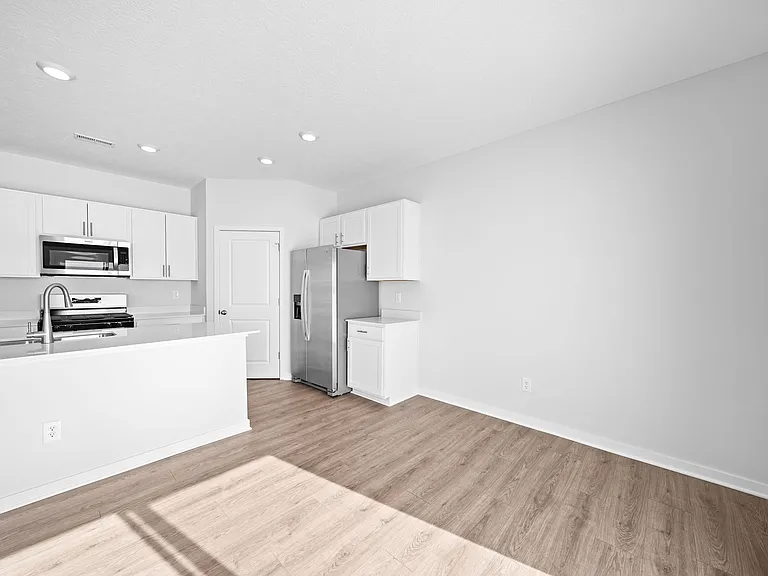 511 Darliene Dr — Photo 29