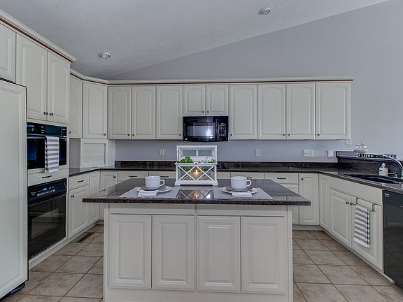 4th image of 5 Inglewood Ln