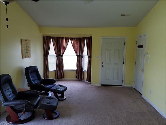 4th image of 413 Lennox Dr