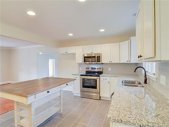 4th image of 7116 Lakeside Dr