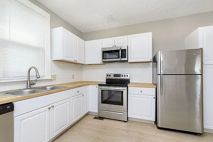 1806 Lexington Ave — Photo 7