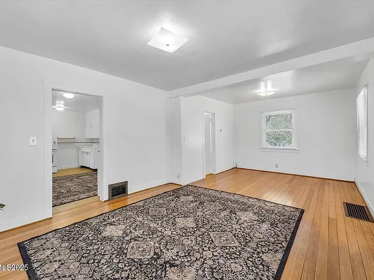 1145 Seminary Ave — Photo 5