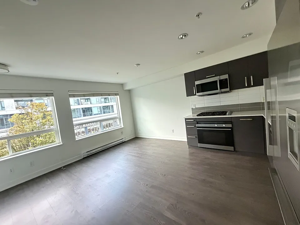 2858 W 4th Ave #2