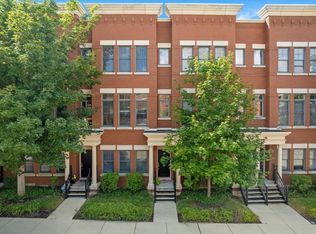 213 Prairie St, Elgin, IL 60120