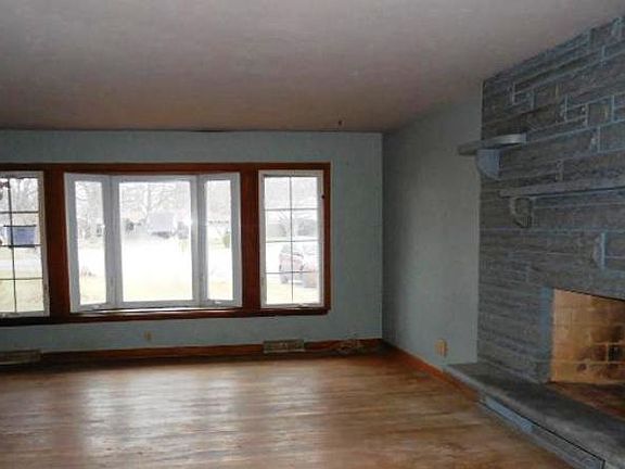 5th image of 424 Softwood Dr