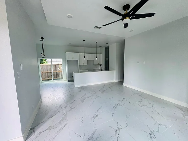 8128 Penrod St — Photo 7