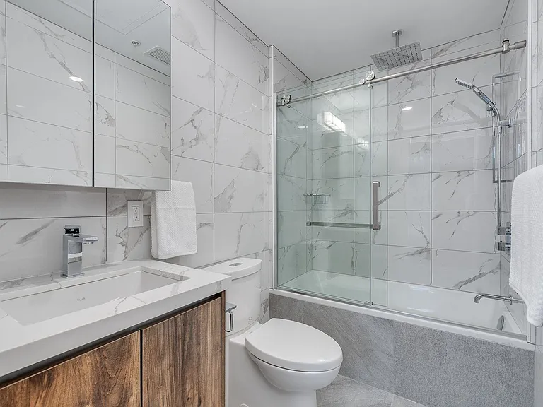 1170 Barclay St #305 — Photo 18