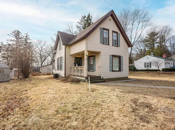 120 13th St, Baraboo, WI 53913