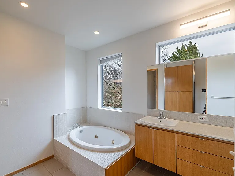 4011 Lewis Ln #B — Photo 15