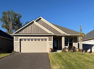 17804 Ellsworth Dr, Lakeville, MN 55044