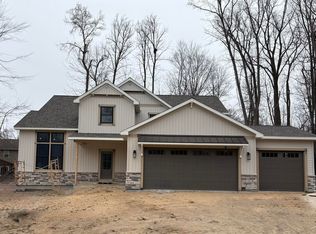 12522 Northern Woods Cir, Freeland, MI