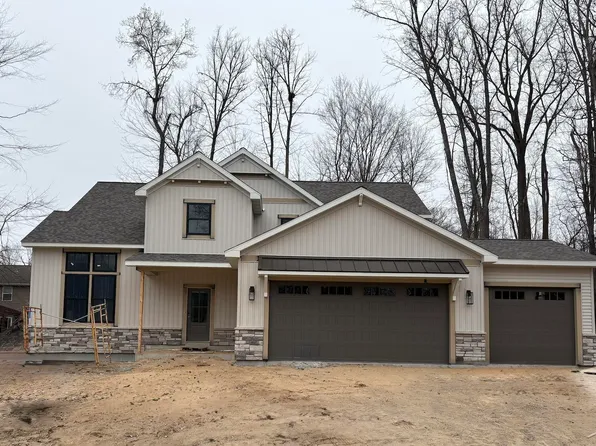 12522 Northern Woods Cir, Freeland, MI 48623