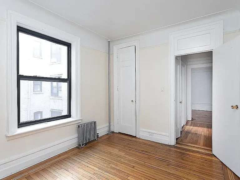623 W 207th St #24 — Photo 3