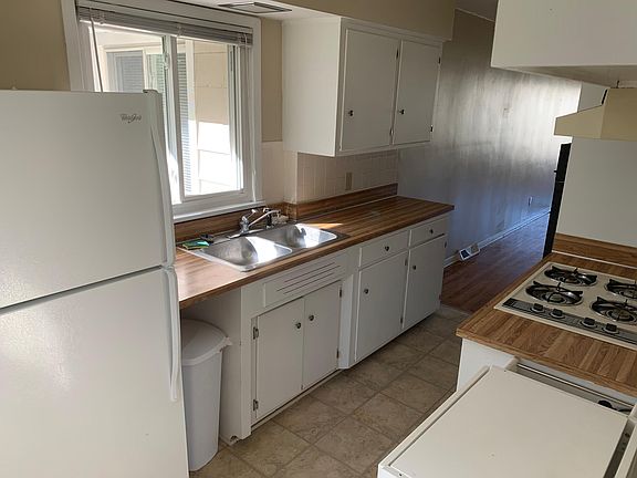 4th image of 1594 E 300th St