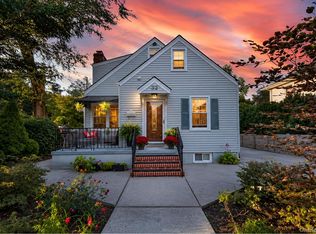 32 Franklin Ave, Sea Cliff, NY 11579