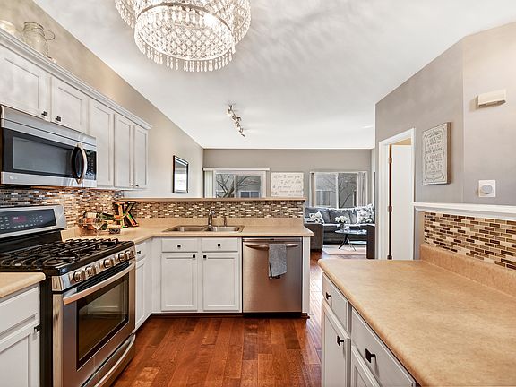 5th image of 293 Nicole Dr Unit D