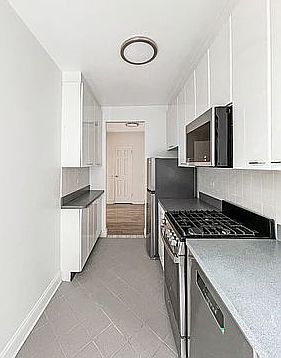 3rd image of 150 Greenway Ter #14E