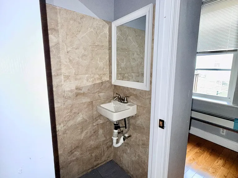 1531 Cottman Ave — Photo 11