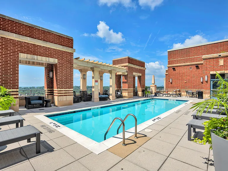 Luxury Style Rooftop Pool