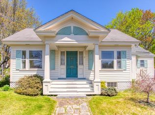 9 Union Ct, Boothbay Harbor, ME 04538