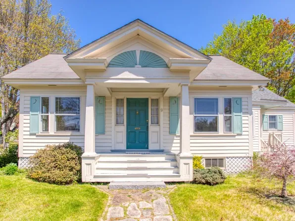 9 Union Court, Boothbay Harbor, ME 04538